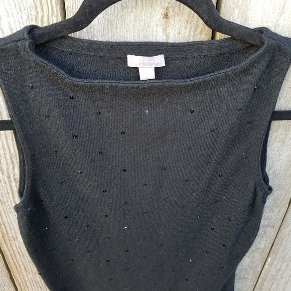 Ann Taylor Sweaters - 🌟 4/$20 Ann Taylor Sleeveless Sweater - Small